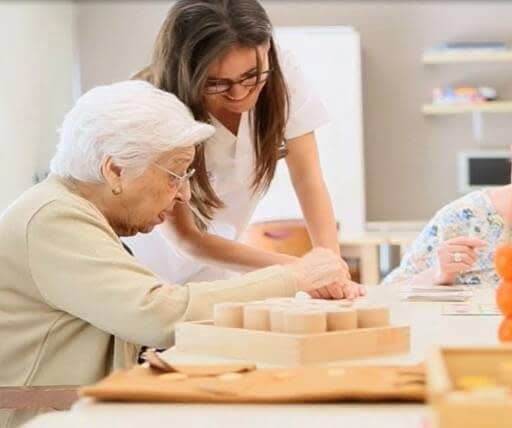 atencion_especializada_a_enfermos_de_alzheimer atencion_especializada_a_enfermos_de_alzheimer